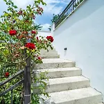 Hidden Gem Molunat