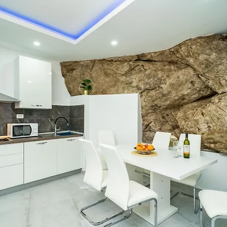Hidden Gem Apartment Molunat