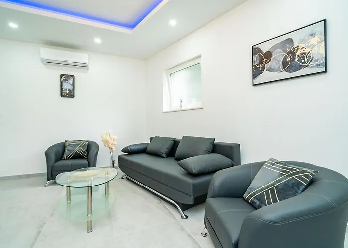 Hidden Gem * Molunat