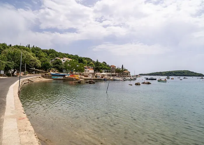 Hidden Gem * Molunat